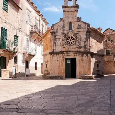 Villa Jelsa Apartment