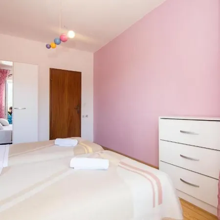 Villa Jelsa Apartment *